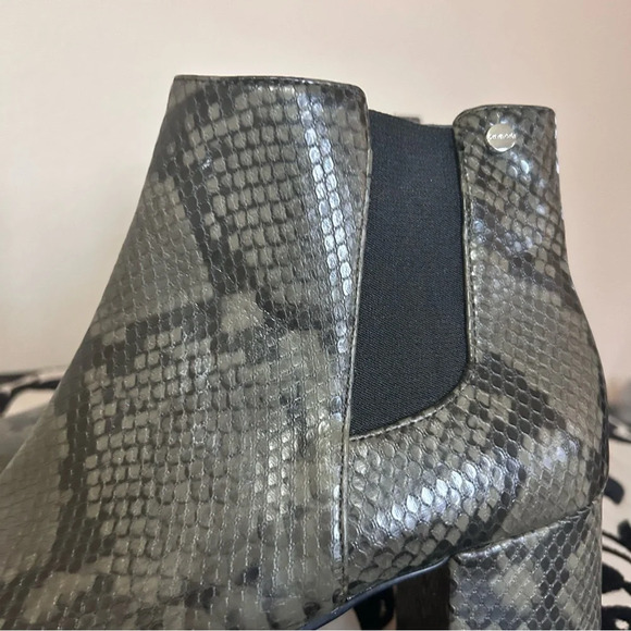 Calvin Klein Fiorrana Snake Print Ankle Heeled Booties 8.5 - Picture 7 of 7